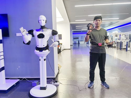 揚州造人型機器人 智能同步，語音交互新突破
